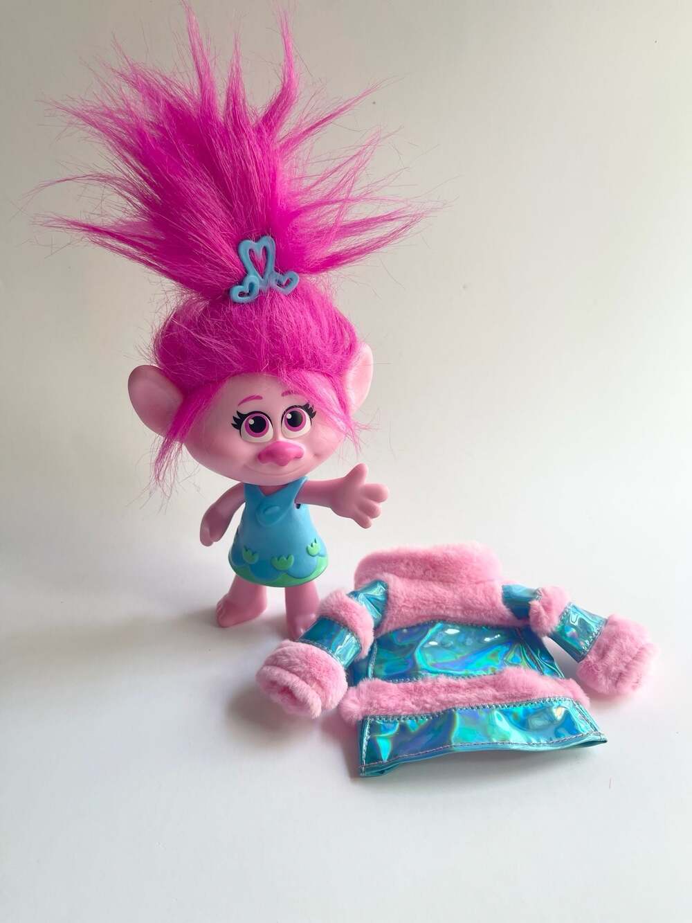 Hasbro DreamWorks 2019 Trolls Poppy Fashion Doll with Outfit